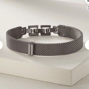 STELLA & DOT KEEP COLLECTIVE SILVER MESH BRACELET WITH CLASP